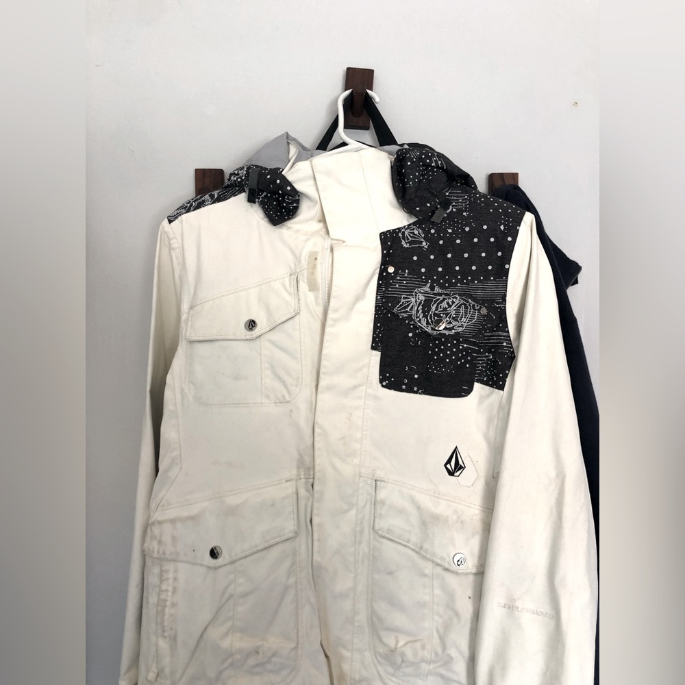 Volcom snowboarding jacket